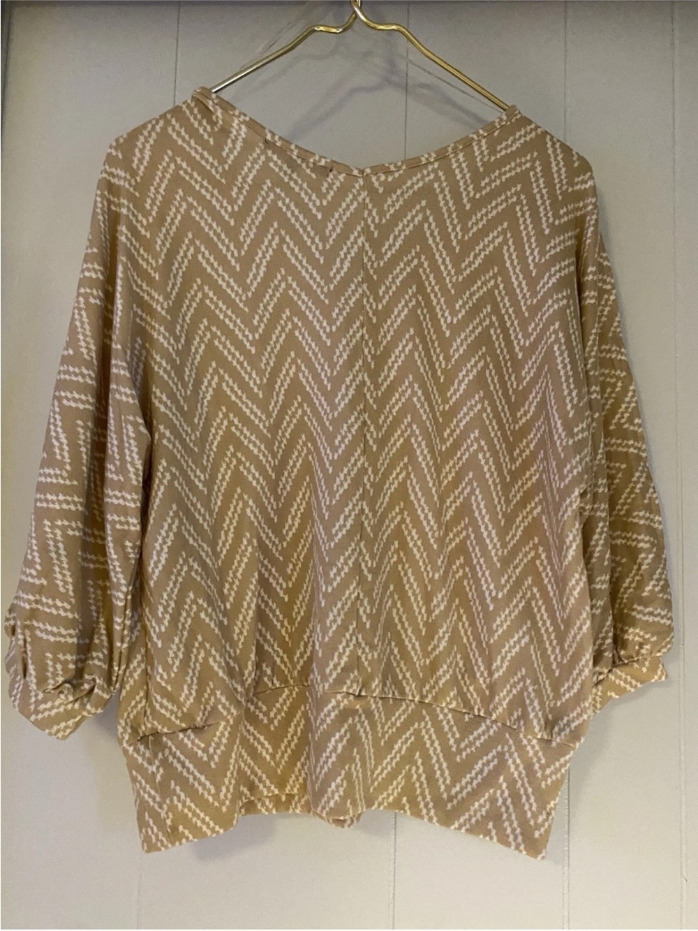 Adrienne Vittadini Beige Chevron V-Neck Blouse - Picture 2 of 4